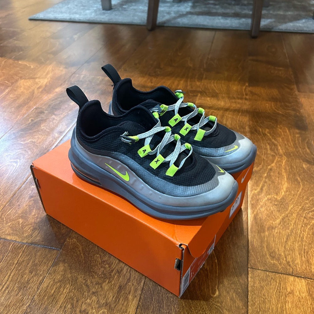 Nike Airmax Axis